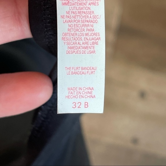 Victoria’s Secret Flirt Bandeau Bikini Top 32B - Picture 7 of 9